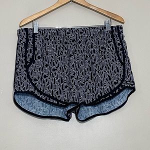 Calvin Klein Running Shorts with Pockets Lining Drawstring size Xl